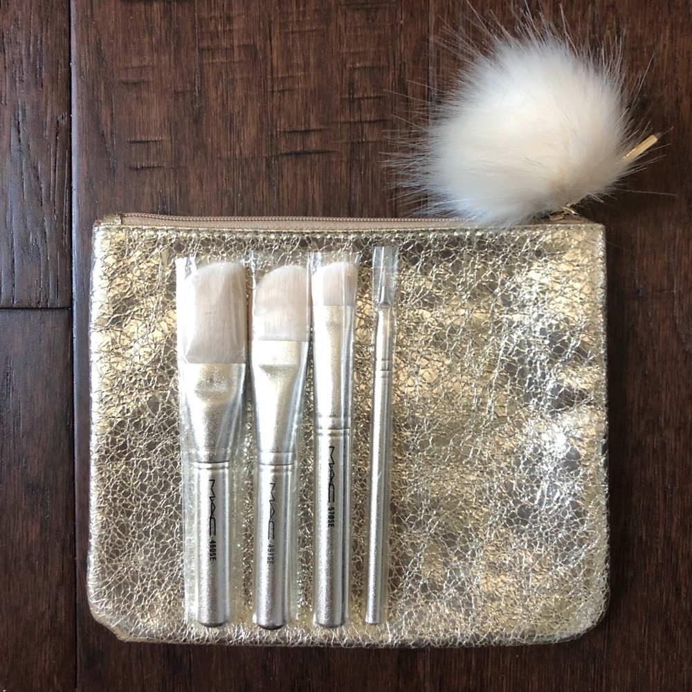 MAC makeup brushes and bag set